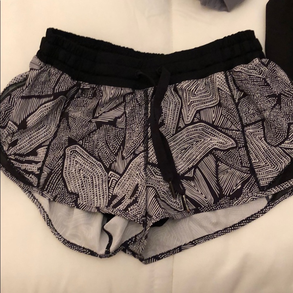 Lululemon hotty hot short